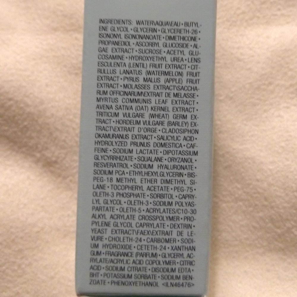 Estee Lauder Sample - Picture 5 of 6